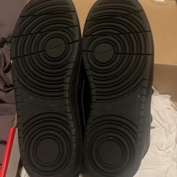 Black Nike high tops. - Picture 4 of 4